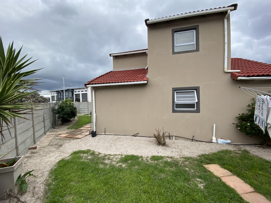 2 Bedroom Property for Sale in Capricorn Western Cape